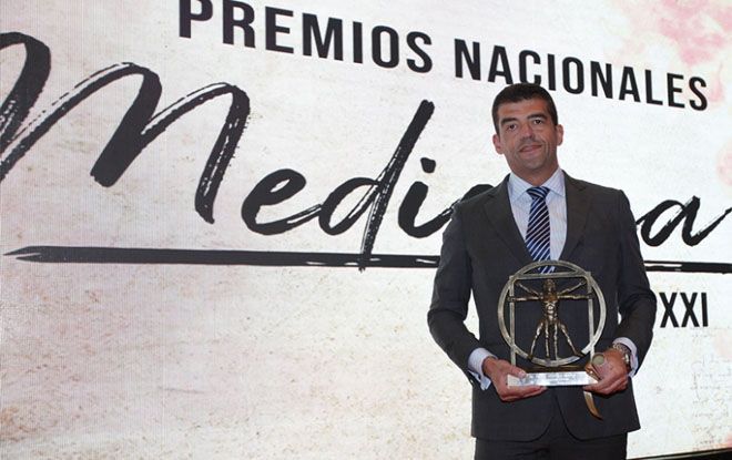 El Dr. Diego Sánchez Muñoz, recibe el Premio Medicina Siglo XXI 2018 en Gastroenterología